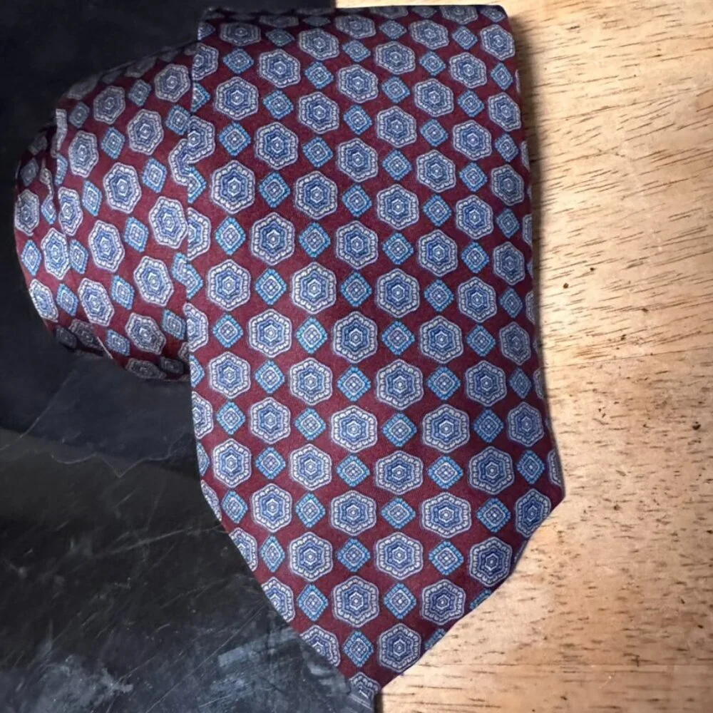 Gucci Silk Tie Medallion Mens Gift Geometric Art Necktie Luxury Blue Red Office